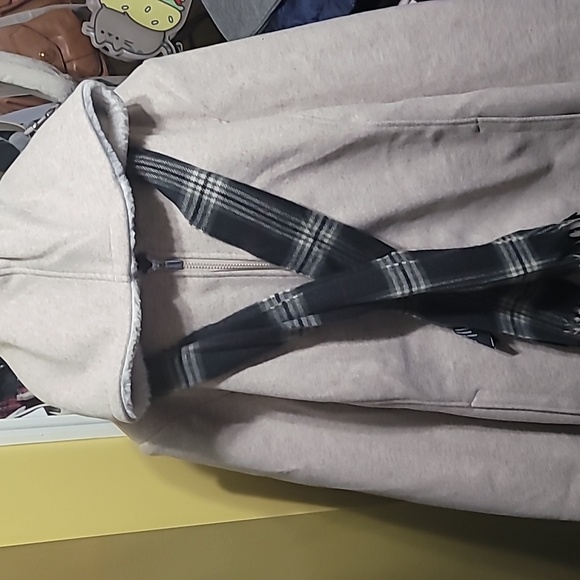 NWT D.E.T.A.I.L.S I.N.C Cozy Beige Hooded Coat with Plaid Scarf Faux Fur Size 3X - Picture 8 of 10